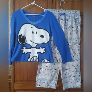 SNOOPY PAJAMAS SET XL-(15-17) 26" In seam Lace collar and pockets